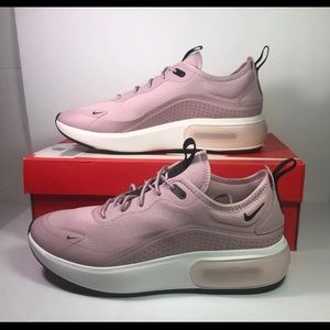 SOLD New Nike Air max dia womens